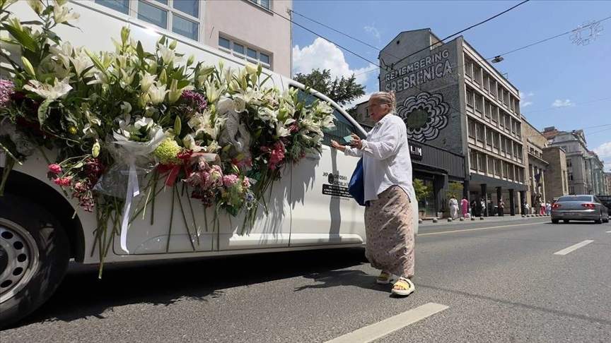 Građani Sarajeva ispratili posmrtne ostatke žrtava genocida u Srebrenici